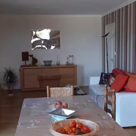 Maison Provencale Piscine Calme Et Soleil Tres Proche D'un Arret De Bus Villa *
