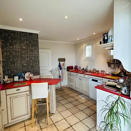 Maison Provencale 200m2 Piscine Calme 50m Du Bus Villa *