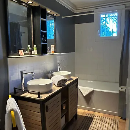 Maison Provencale 200m2 Piscine Calme 50m Du Bus Villa Villeneuve-lès-Avignon