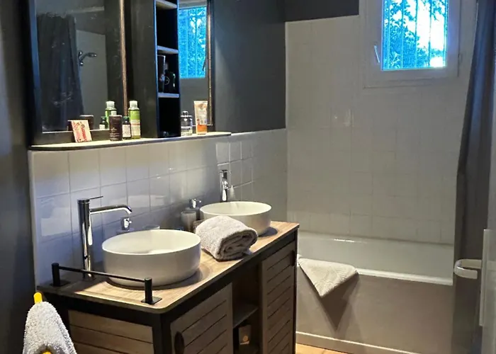 Maison Provencale 200m2 Piscine Calme 50m Du Bus Villa Villeneuve-lès-Avignon